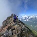 天狗ノ頭へ。高度感のある尾根を歩く