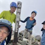 バリエーションルートを踏破し西穂高岳へ！　皆の笑顔が気持ちを表してる