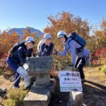 紅葉に囲まれた駒ヶ岳山頂！